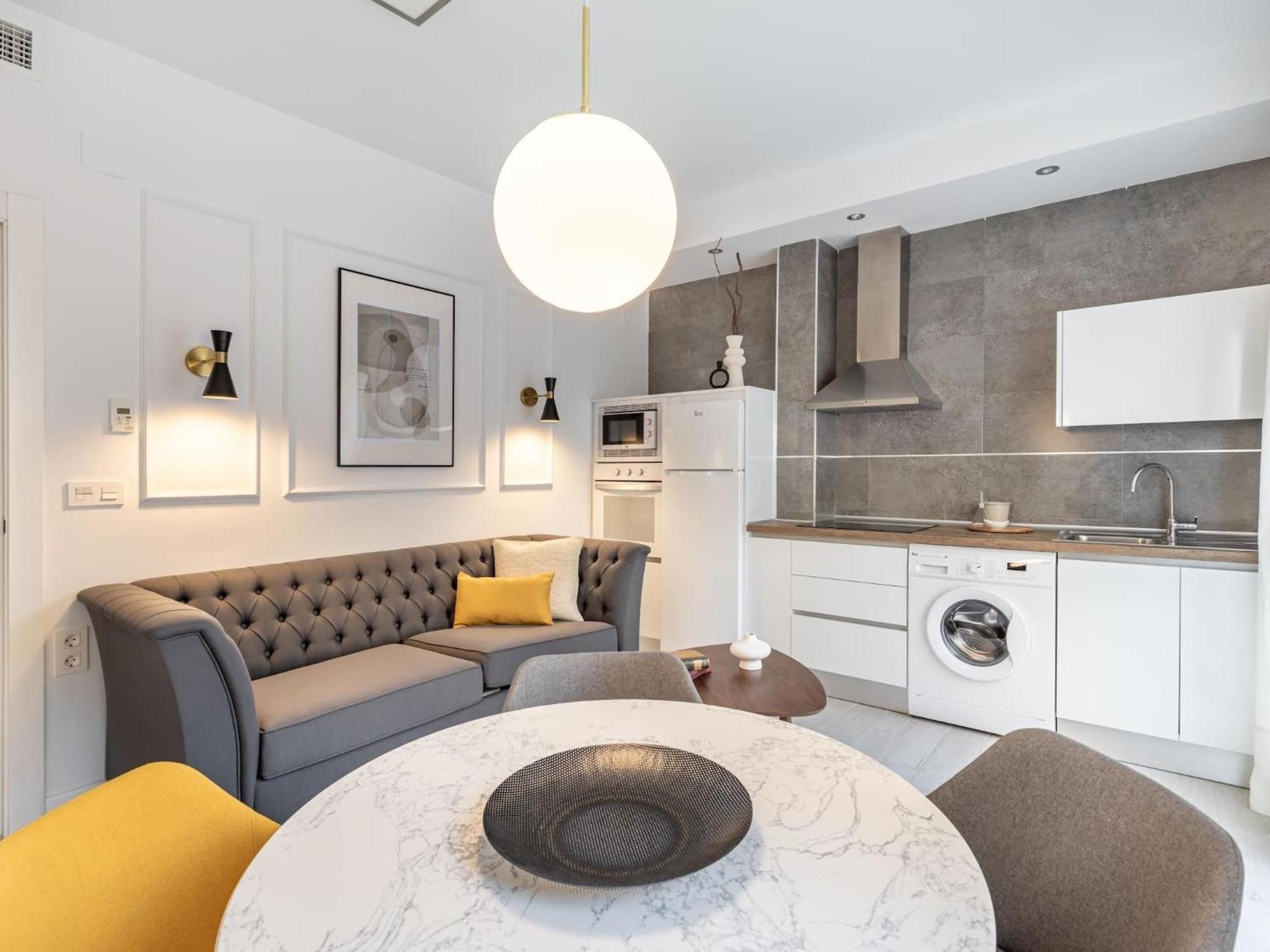 Central Stylish And Elegant 1 & 2 Bedroom Apartments III Гранада Екстер'єр фото