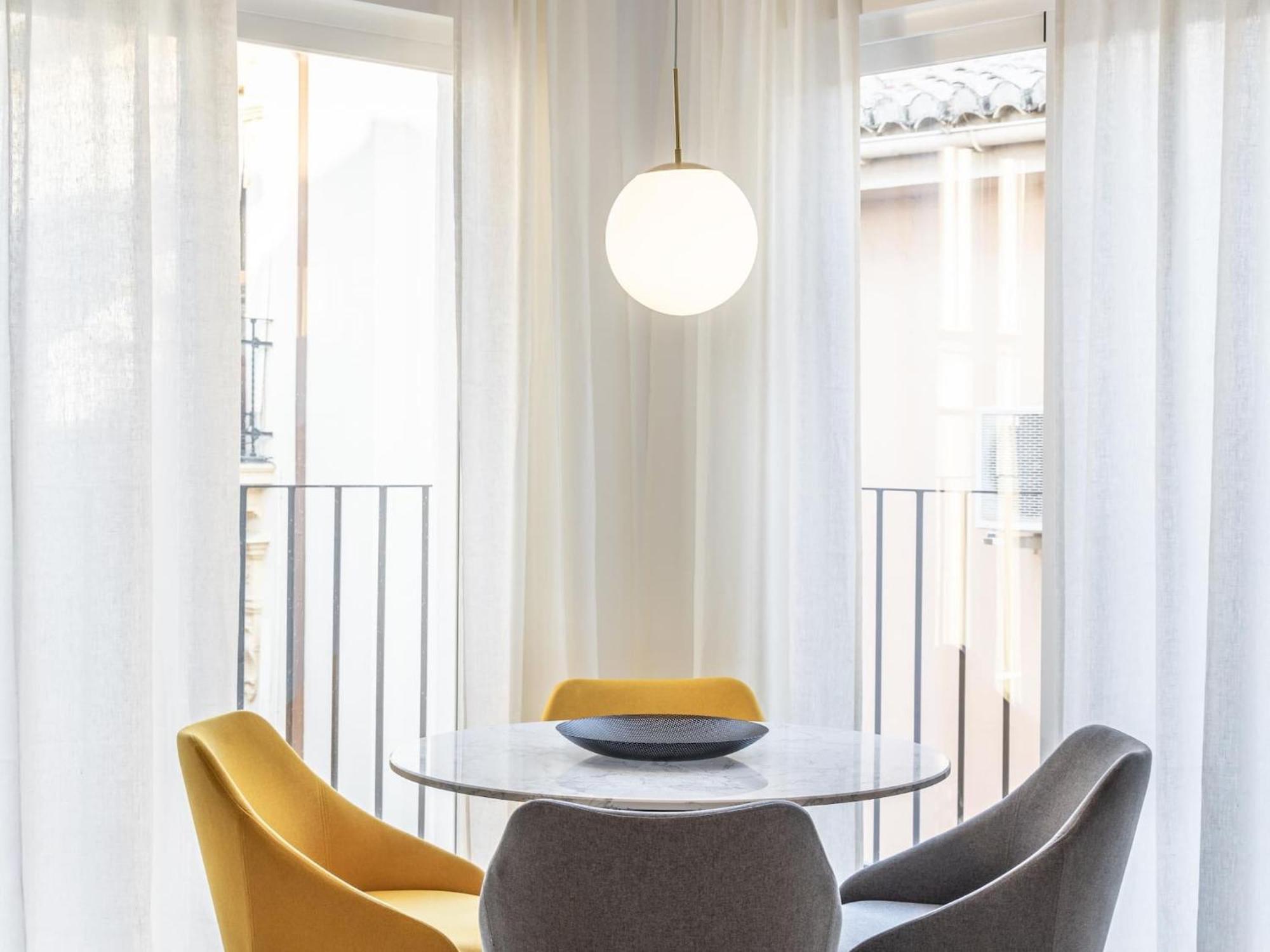 Central Stylish And Elegant 1 & 2 Bedroom Apartments III Гранада Екстер'єр фото