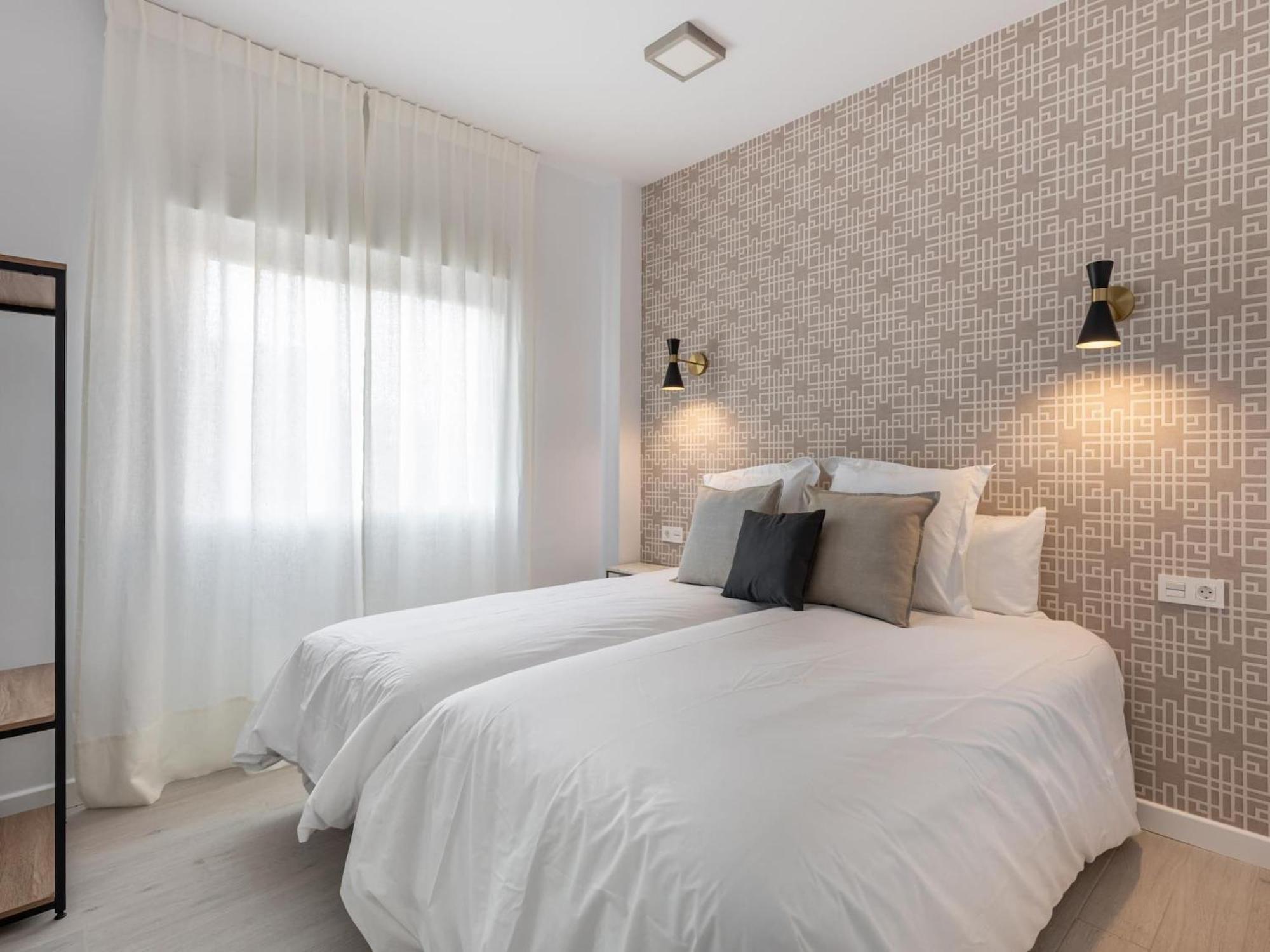 Central Stylish And Elegant 1 & 2 Bedroom Apartments III Гранада Екстер'єр фото